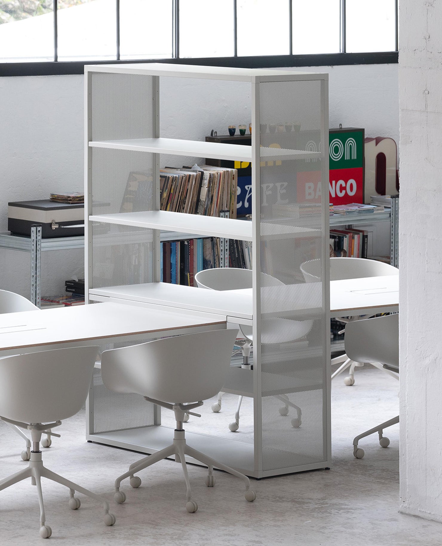 Dry Modular Shelving (19.75" Depth) & Tables