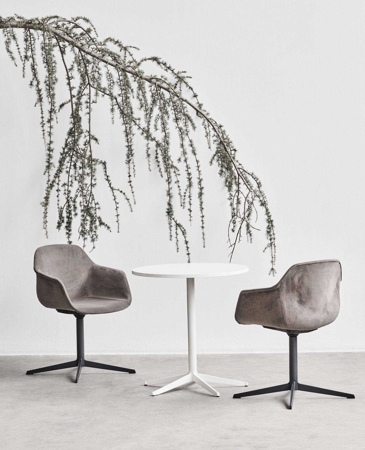 Four® Resting Table, Standard Height, Round - 26.5" Diameter