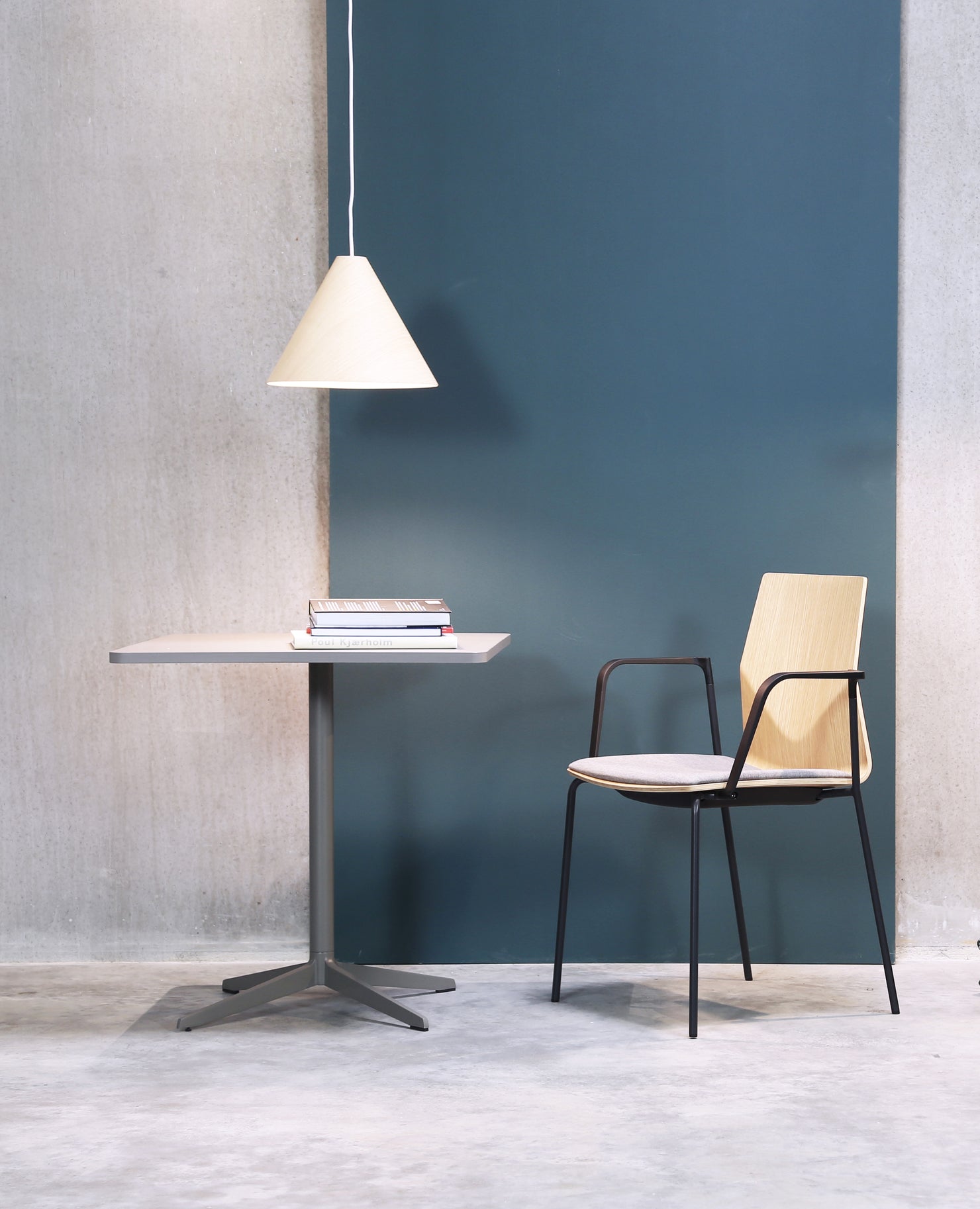 FourCast®2 Chair, Bentwood Shell, 4 Leg Base with Seat Pad - with Arms