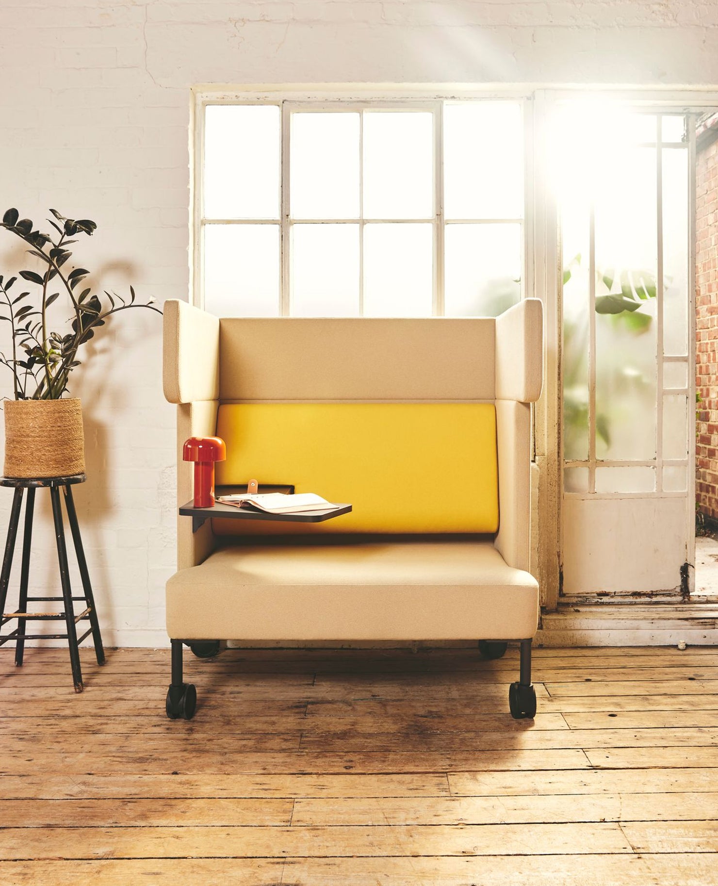 FourUs® Solo Sofa, Caster Base - Left Side Facing Table