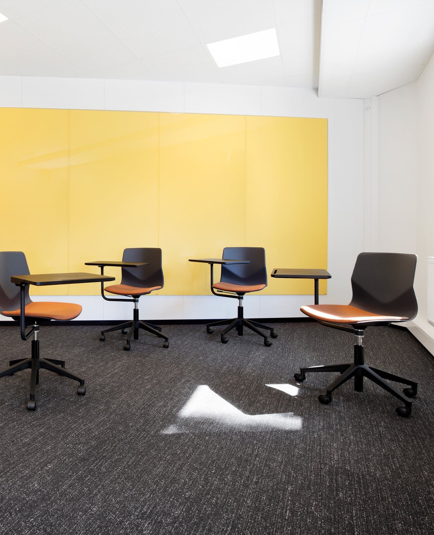 FourSure® Wheeler Chair, Swivel Base with Seat Pad - with InnoTab Tablet Arm