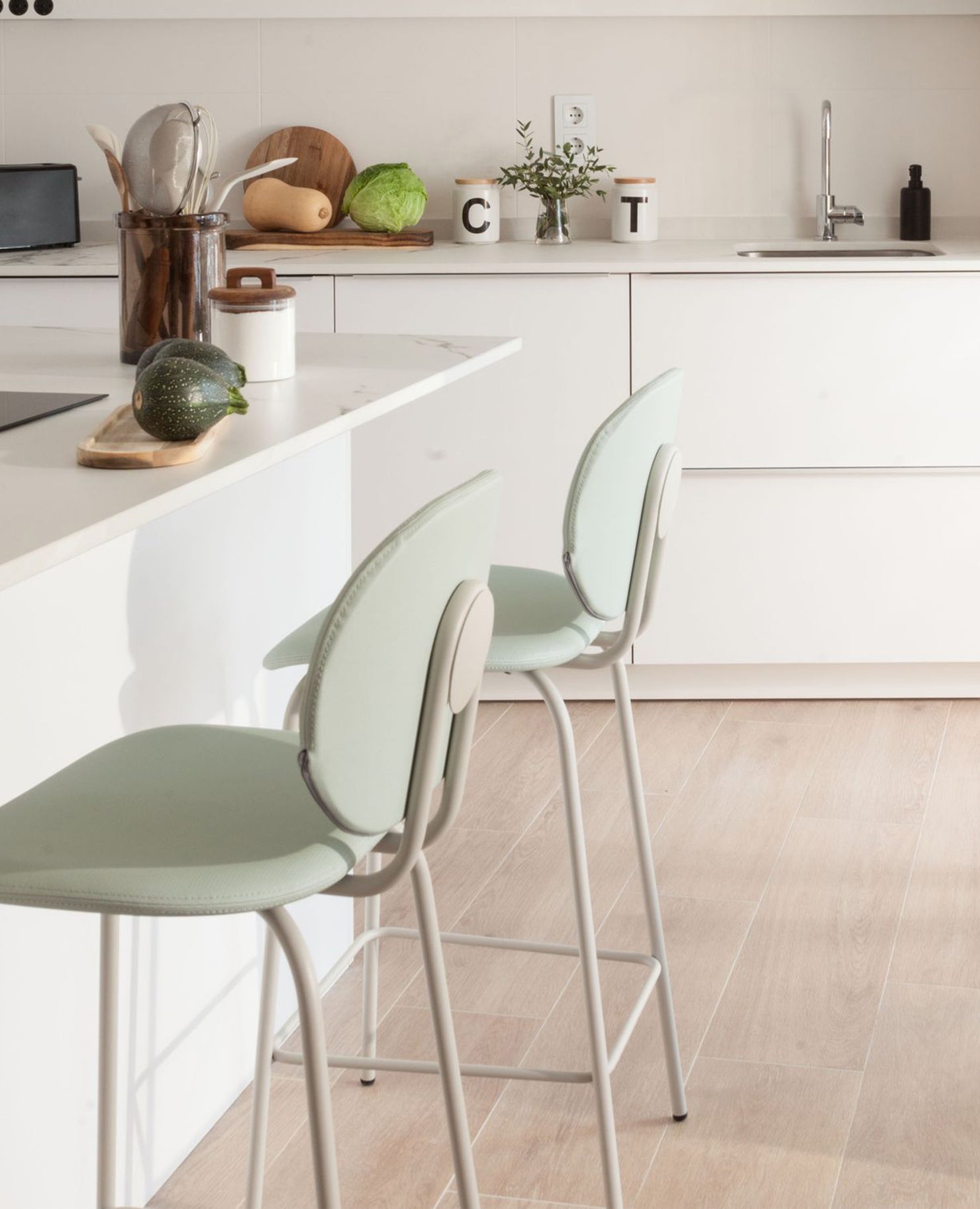 Hari Chair, Counter Height - Upholstered