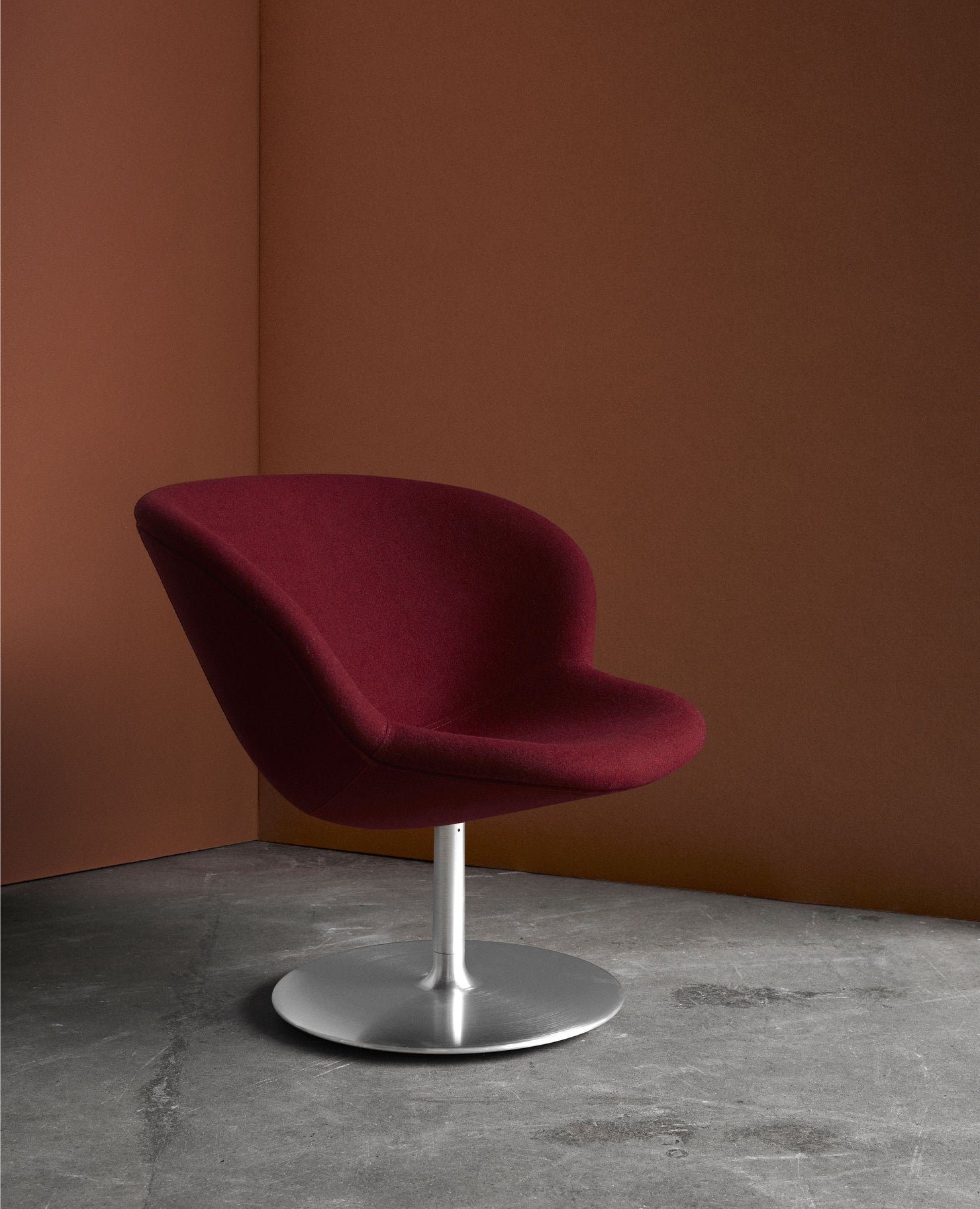 Capri Lounge Chair - Swivel Base