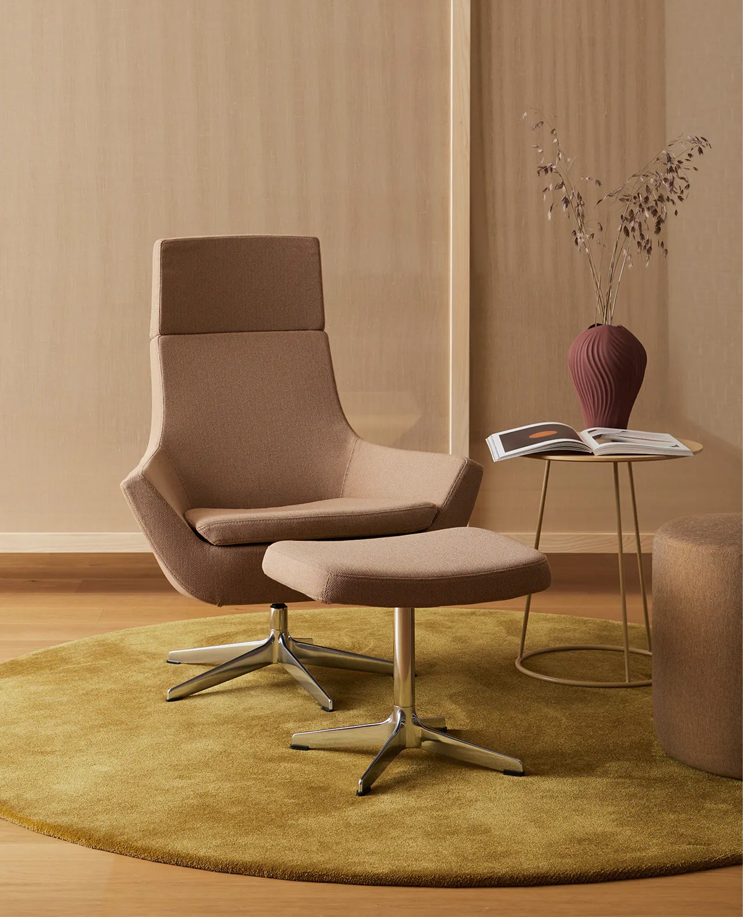 Happy Lounge Chair, Highback - Swivel 5-Star Base