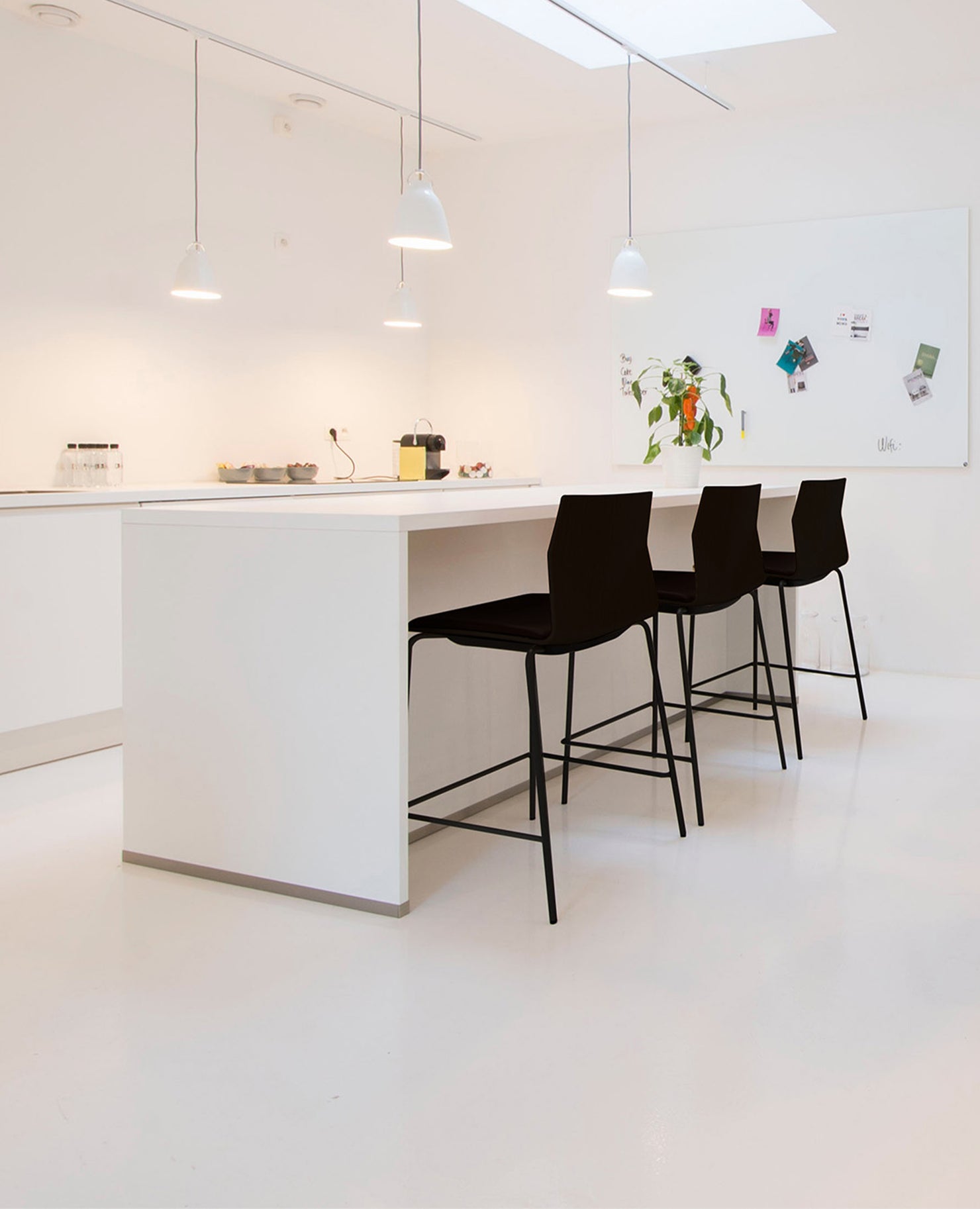 FourCast®2 Chair, Counter Height, Bentwood Shell, 4 Leg Base - with Seat Pad