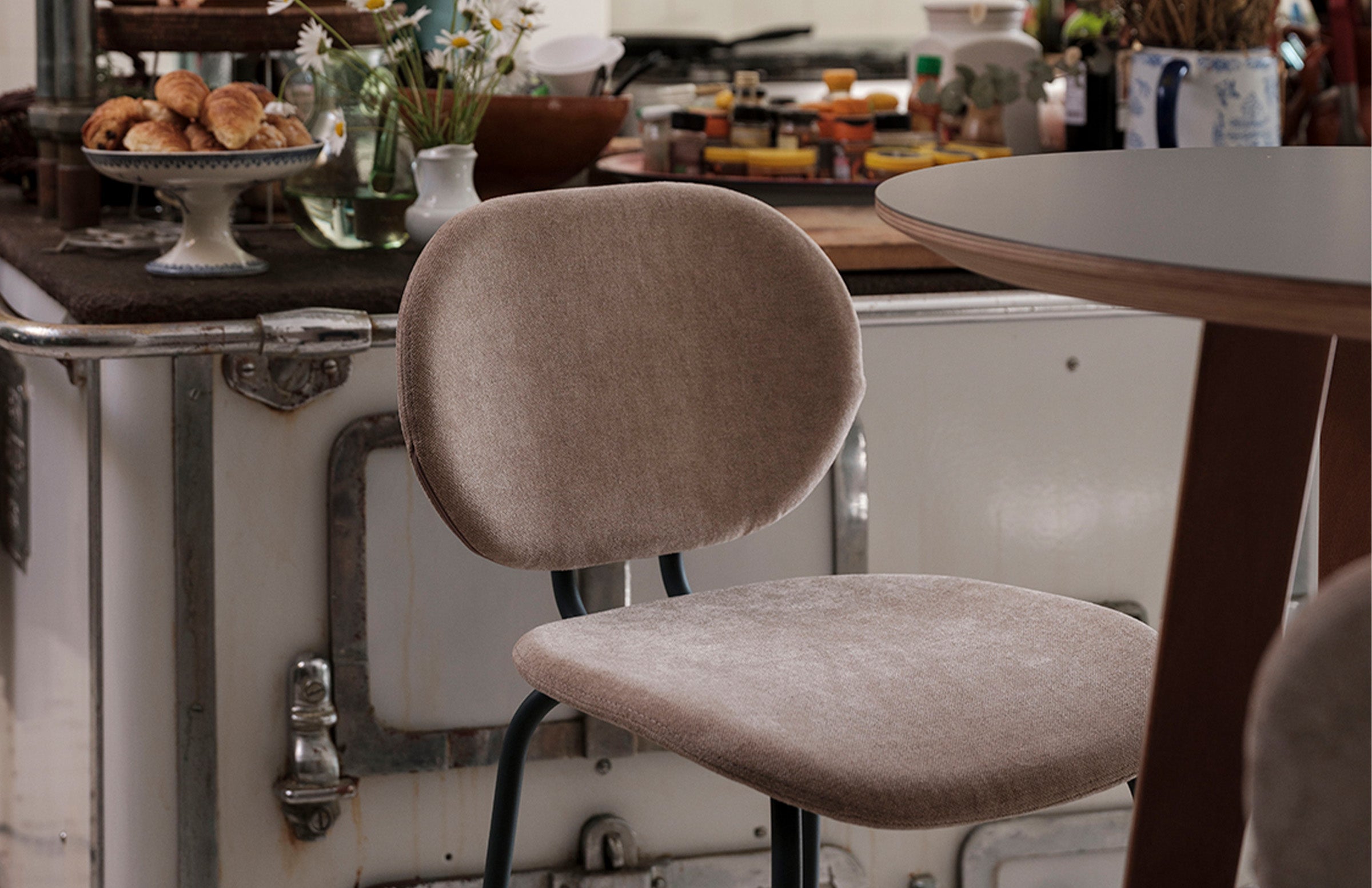 Hari Chair, Bar Height - Upholstered – hightower.design