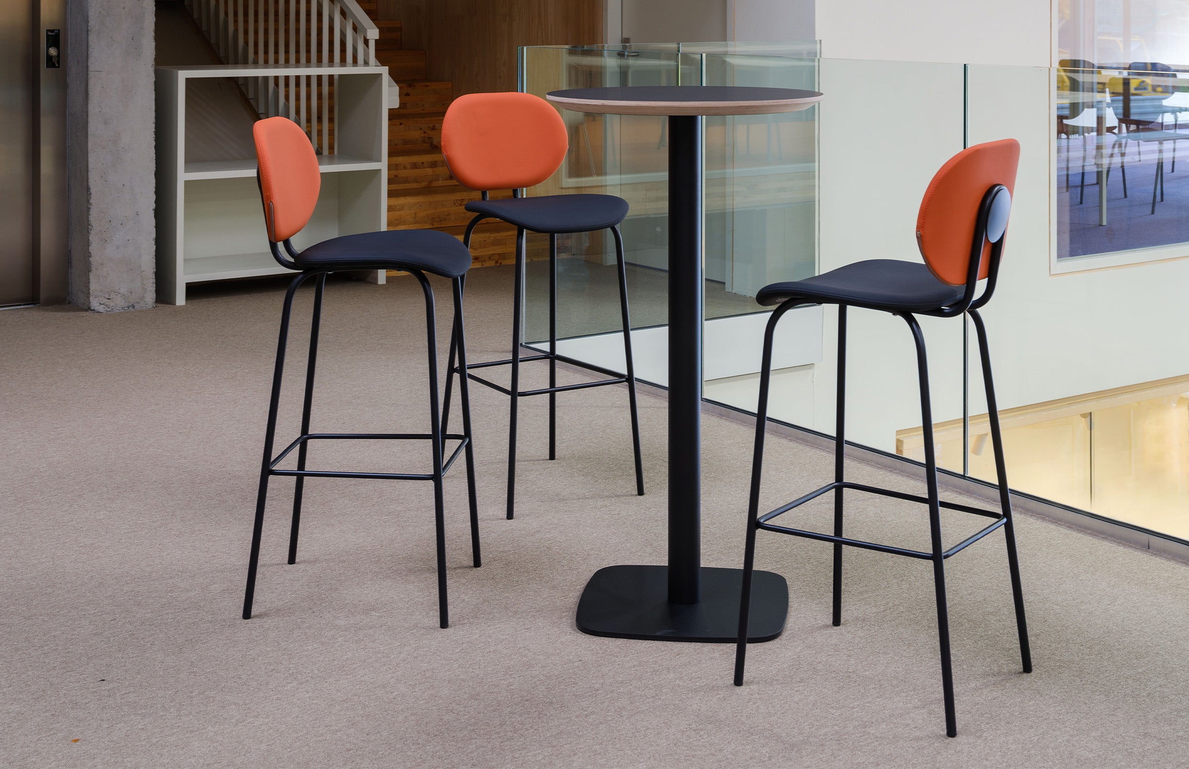 展示品　HAY　ヘイ　カウンターチェア　スツール　ハイチェア　モダン　店舗什器 Hari Chair, Bar Height - Upholstered – hightower.design