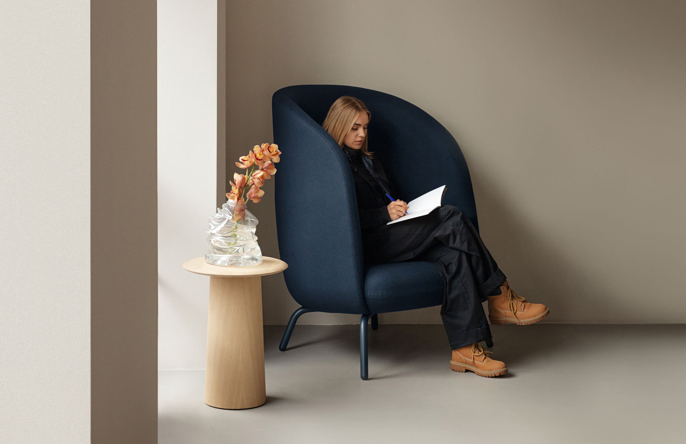Nest Easy Lounge Chair - Metal Base – hightower.design